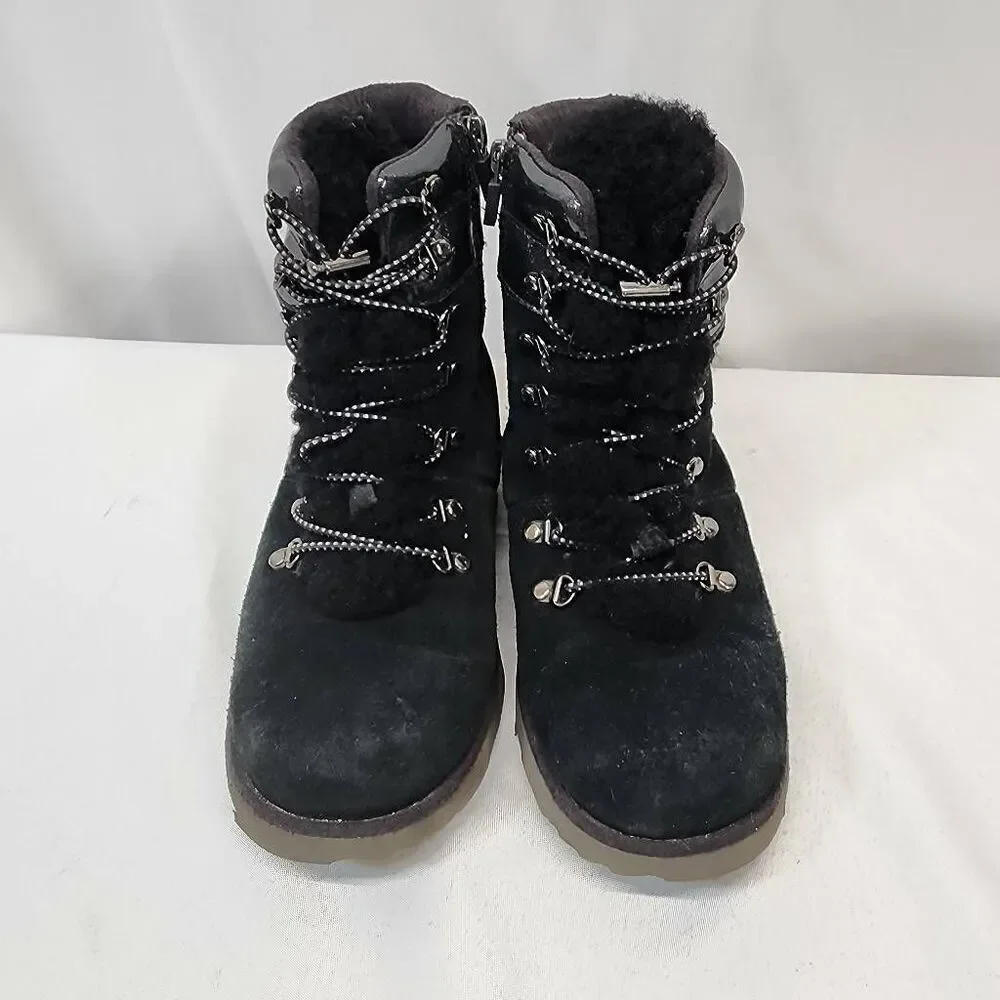 UGG 1019703K  Viki Patent Leather Girls BLACK SHEEPSKIN Boots Size 4 winter
